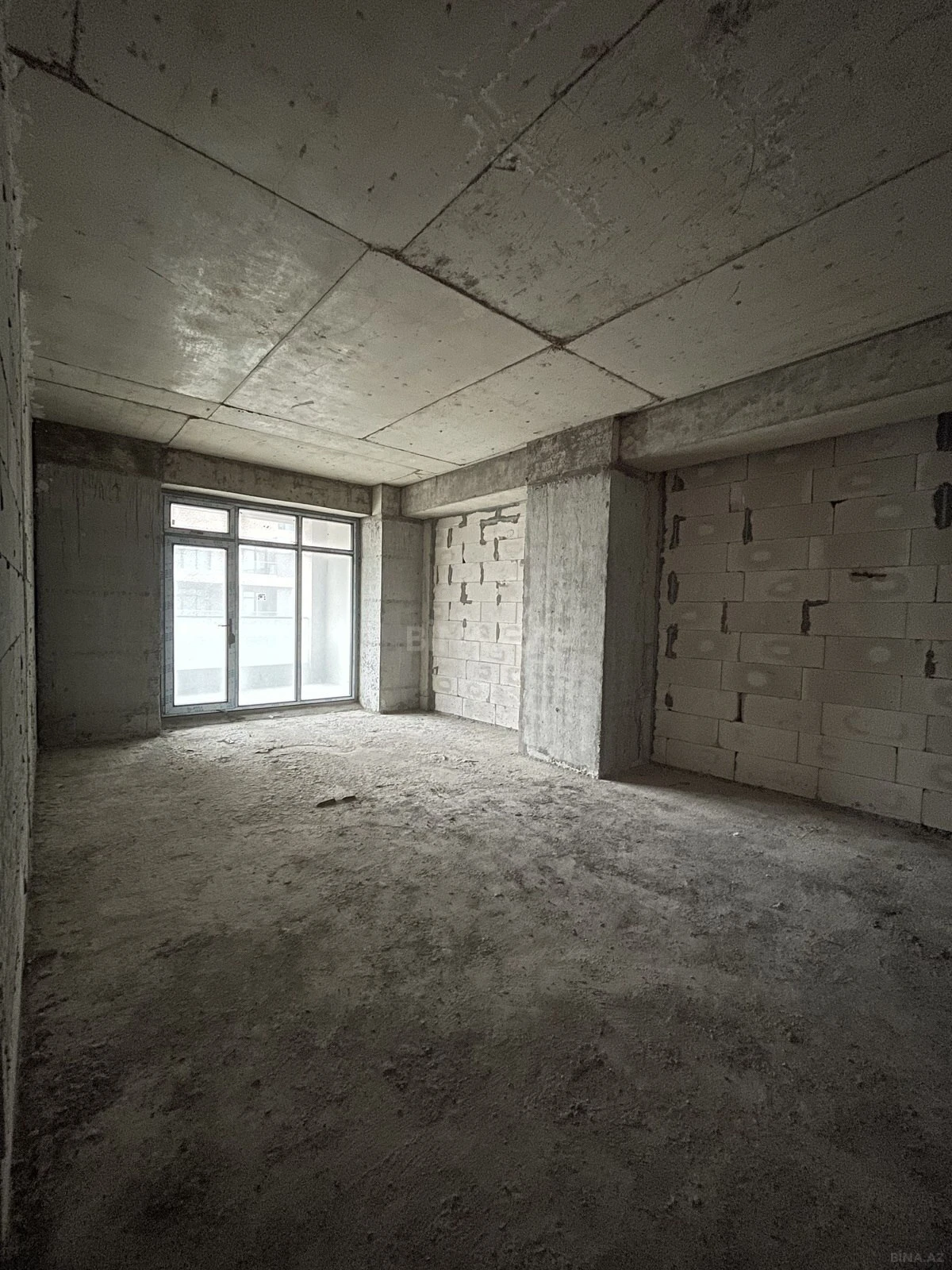 Satılır 3 otaqlı mənzil 148 m²