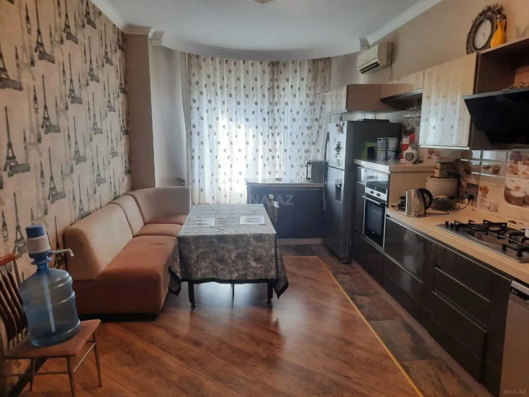 Kirayə verilir 3 otaqlı mənzil 150 m²