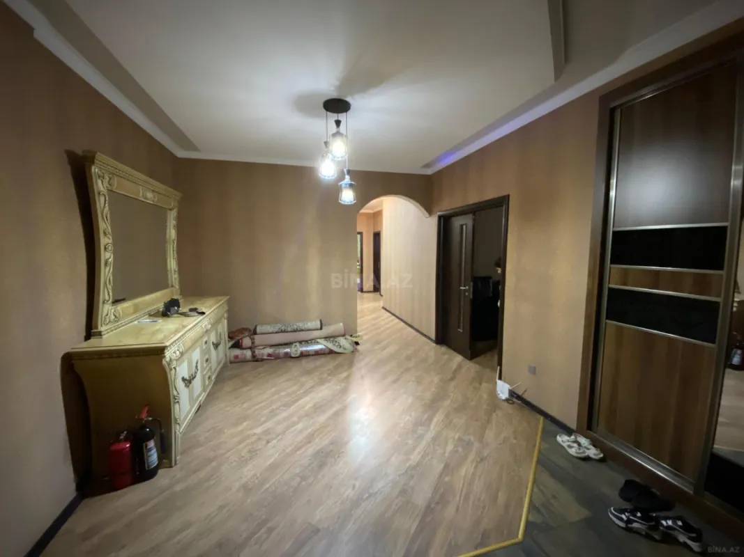 Kirayə verilir 3 otaqlı mənzil 150 m²