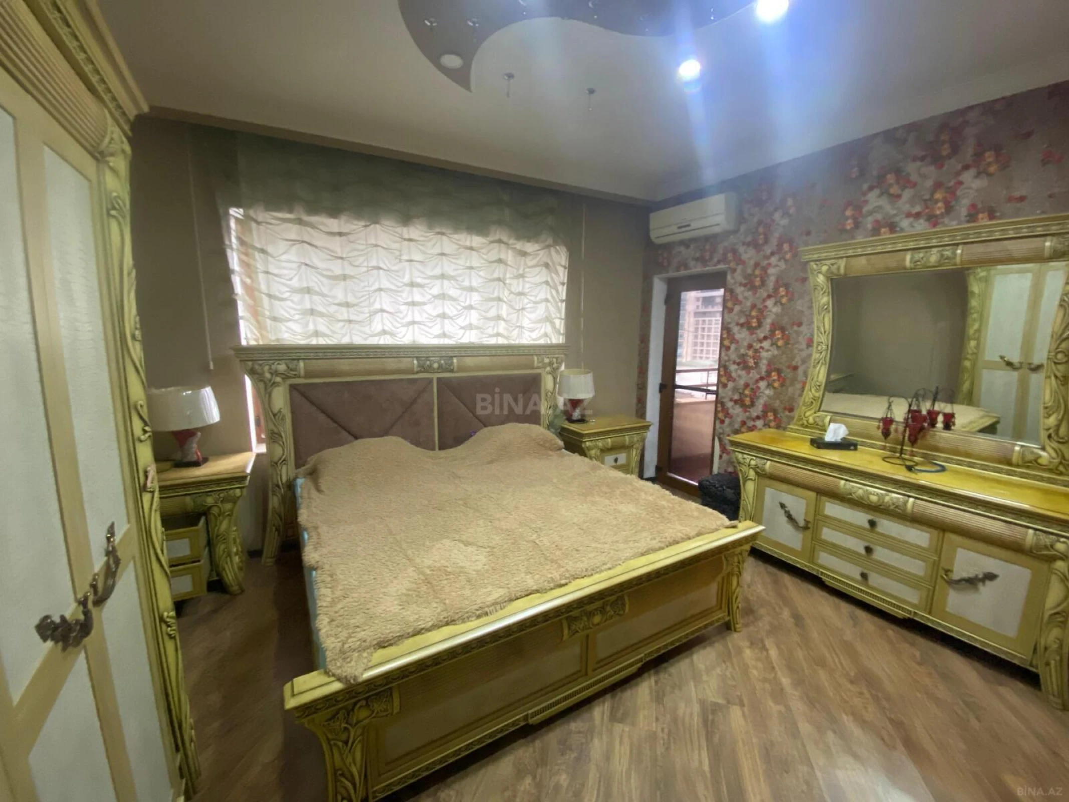 Kirayə verilir 3 otaqlı mənzil 150 m²