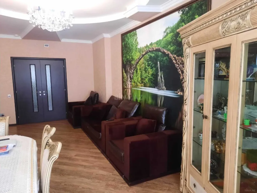 Kirayə verilir 3 otaqlı mənzil 150 m²