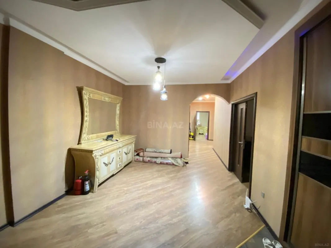 Kirayə verilir 3 otaqlı mənzil 150 m²