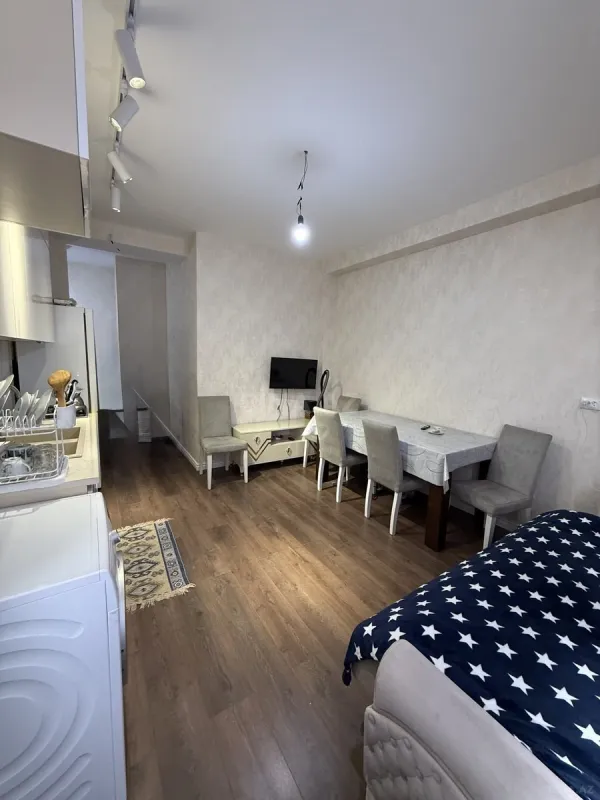Kirayə verilir 2 otaqlı mənzil 50 m²
