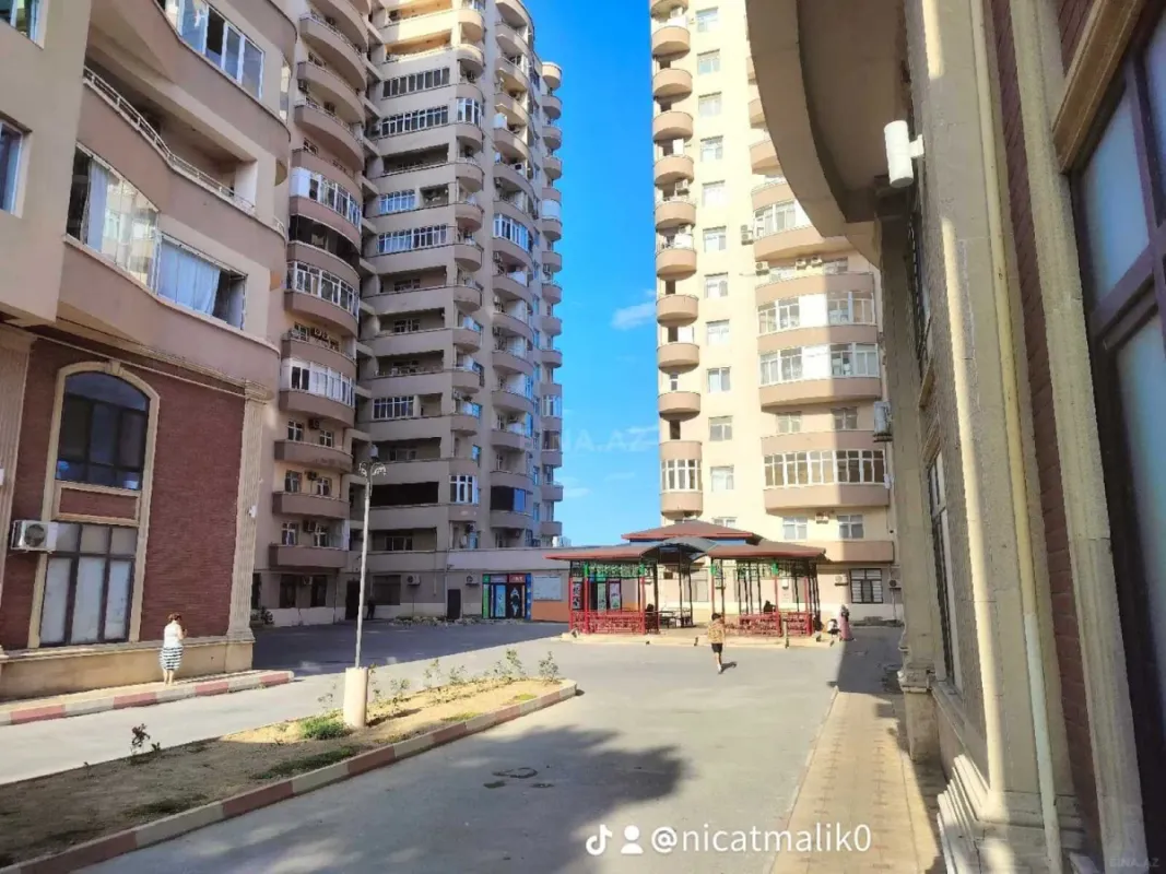 Satılır 3 otaqlı mənzil 150 m²