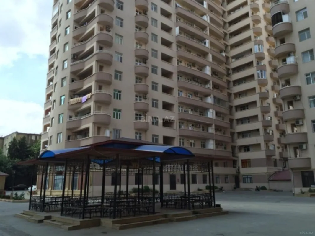Satılır 3 otaqlı mənzil 150 m²