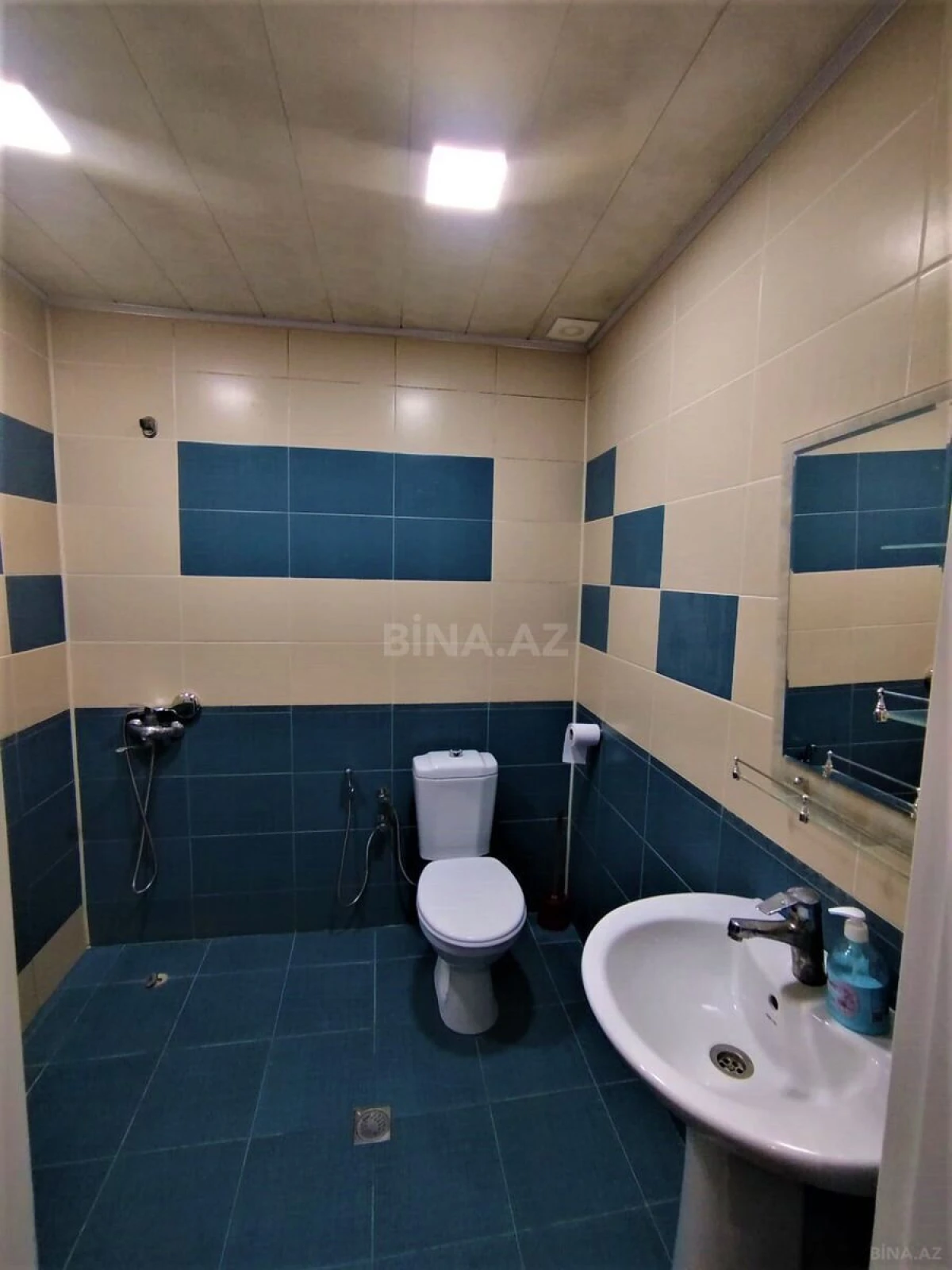 Kirayə verilir 2 otaqlı mənzil 87 m²