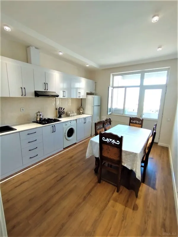 Kirayə verilir 2 otaqlı mənzil 87 m²