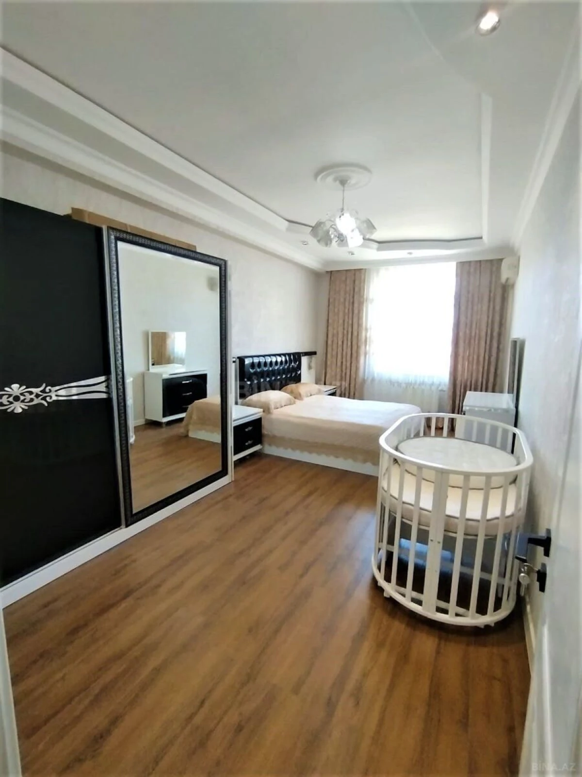 Kirayə verilir 2 otaqlı mənzil 87 m²