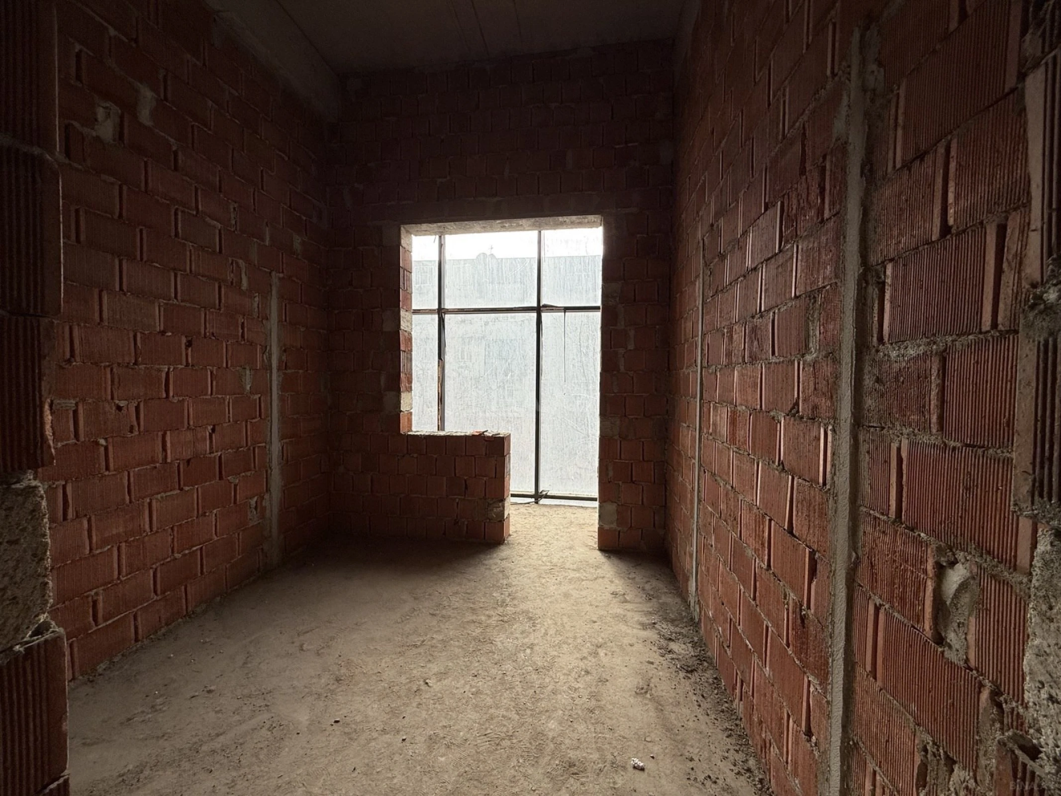 Satılır obyekt 602 m²