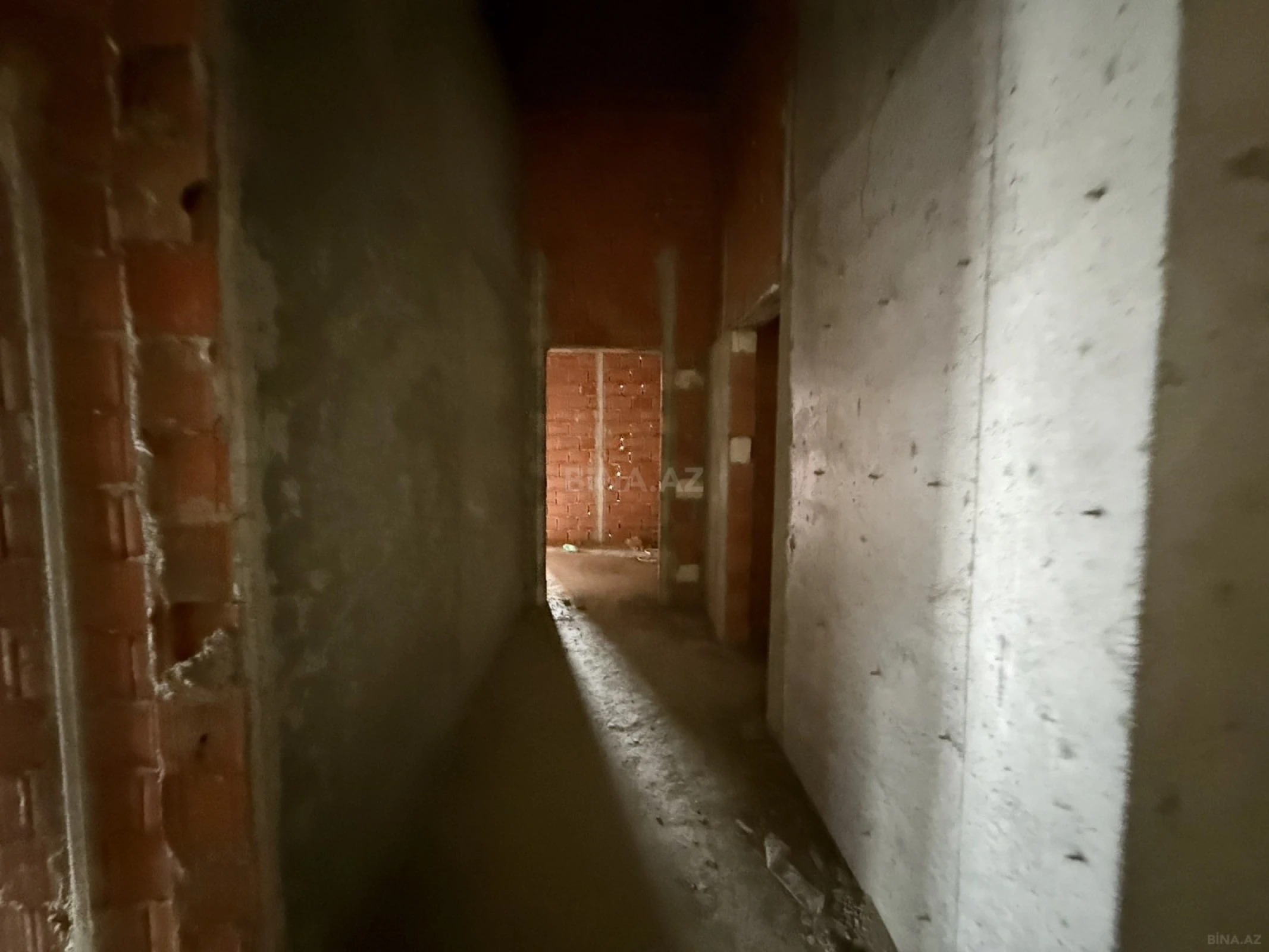 Satılır obyekt 602 m²