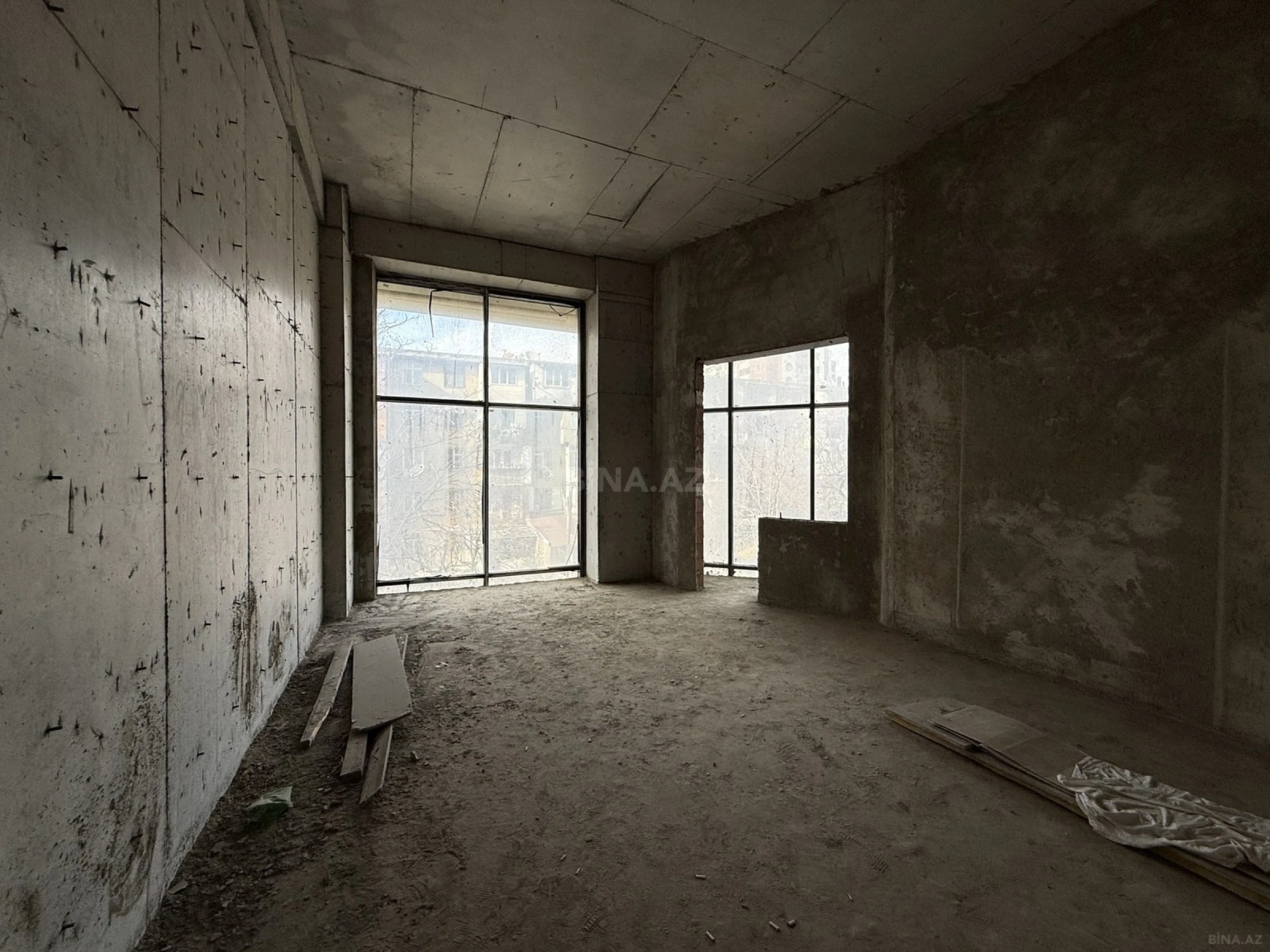 Satılır obyekt 602 m²