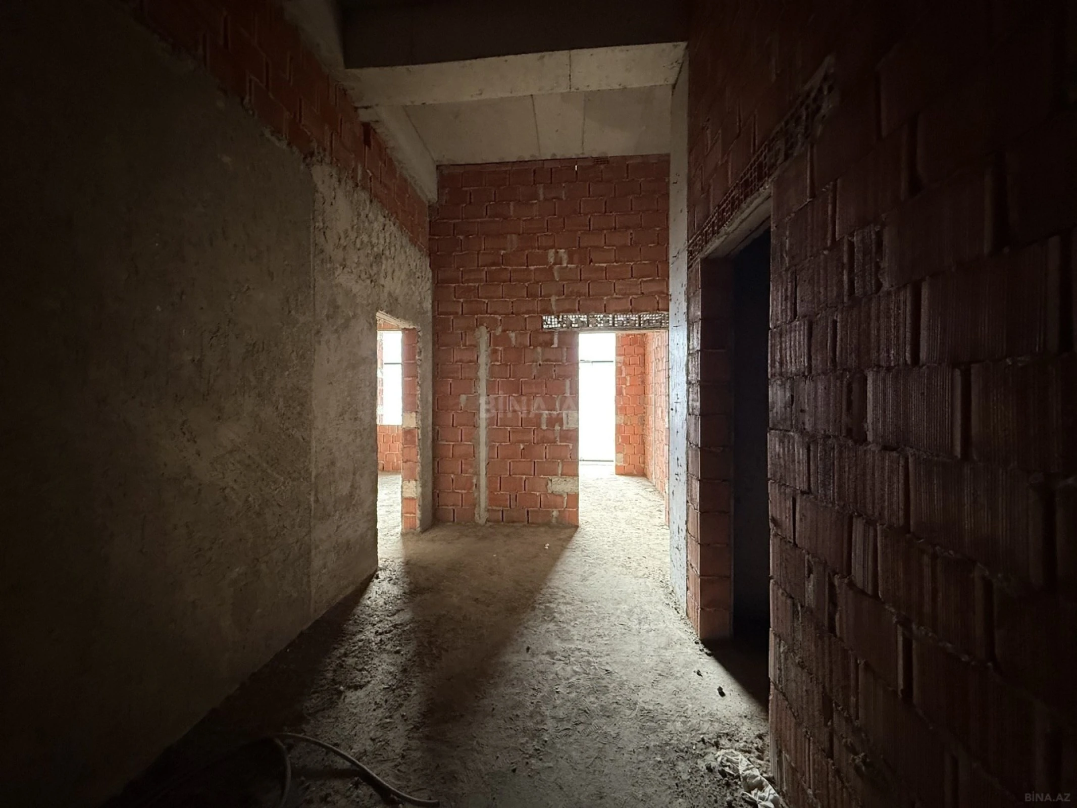 Satılır obyekt 602 m²