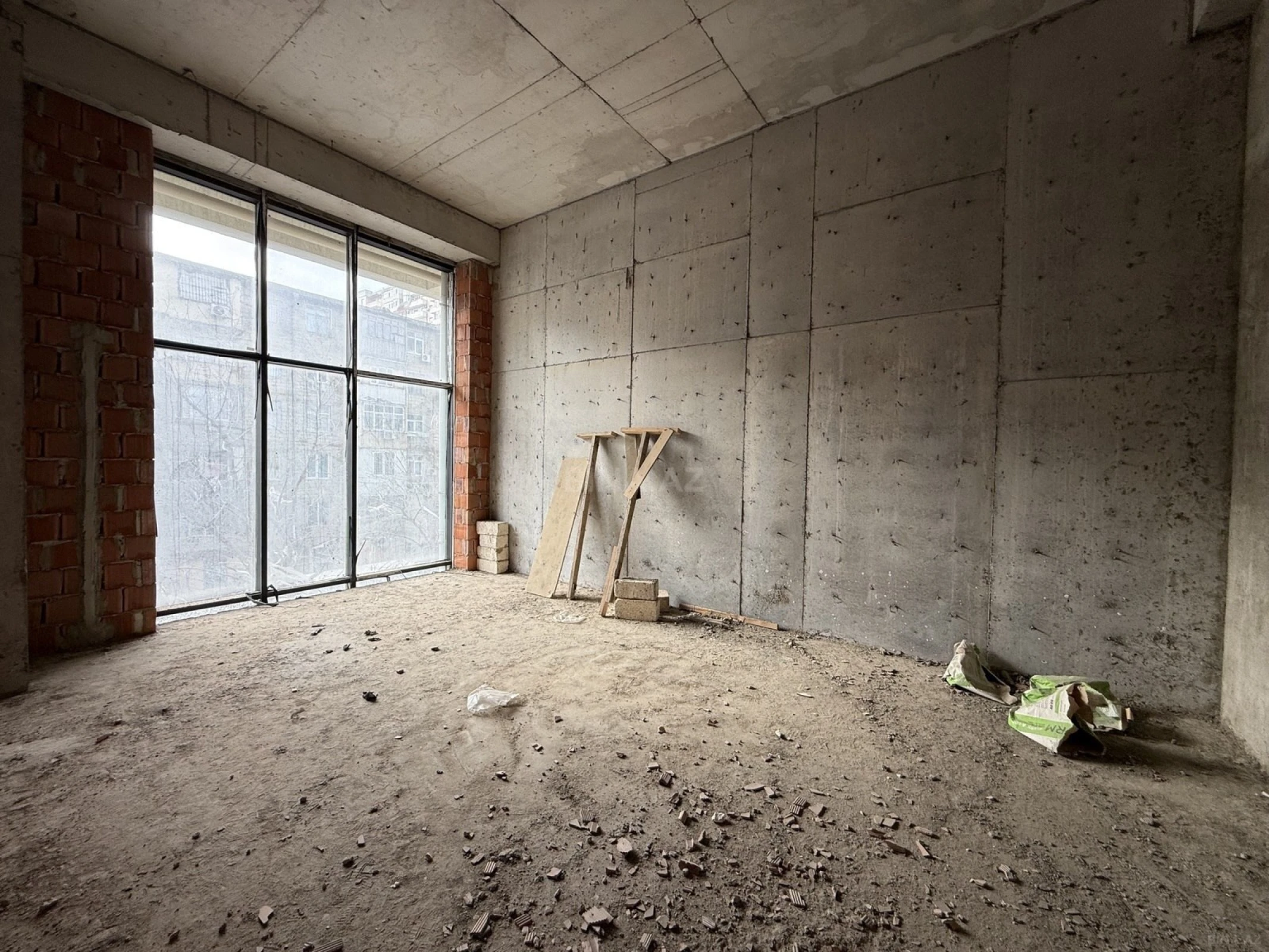 Satılır obyekt 602 m²