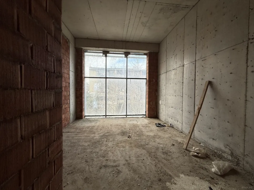 Satılır obyekt 602 m²