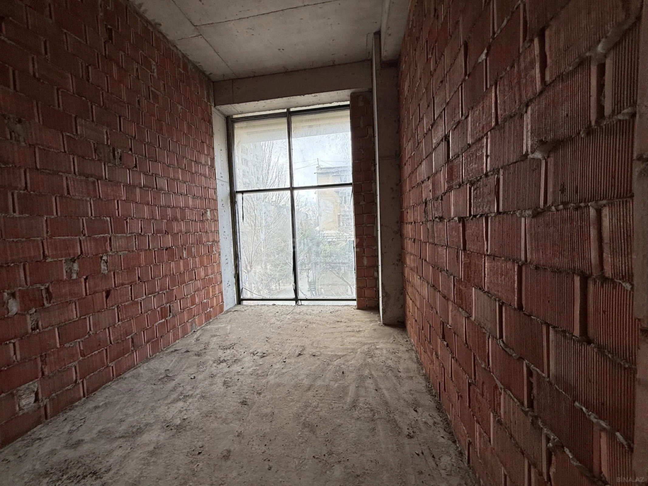 Satılır obyekt 602 m²