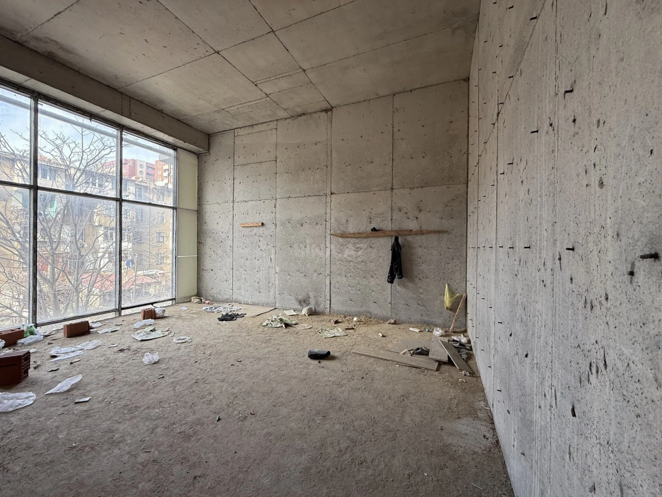 Satılır obyekt 602 m²