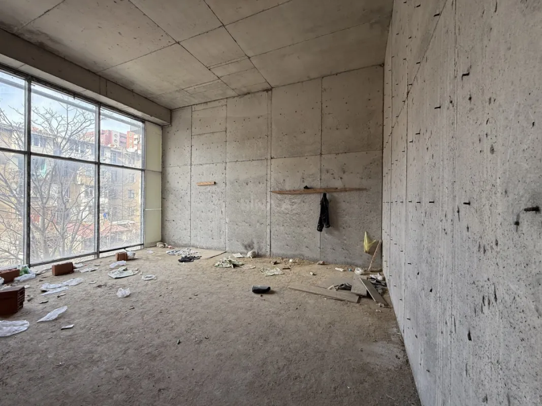 Satılır obyekt 602 m²