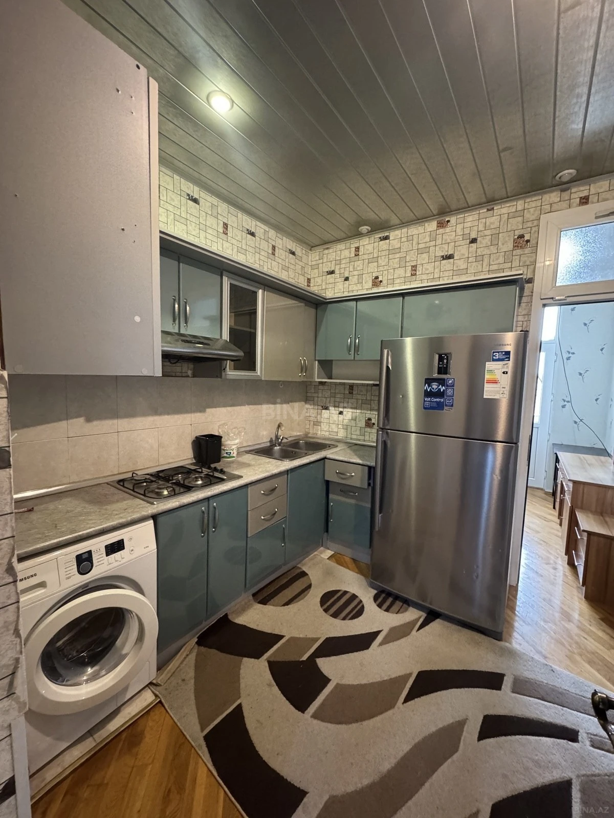 Kirayə verilir 3 otaqlı mənzil 100 m²