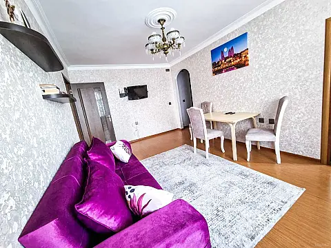 Kirayə verilir 2 otaqlı mənzil 52 m²