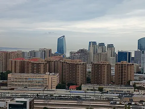 Satılır 4 otaqlı mənzil 186.5 m²