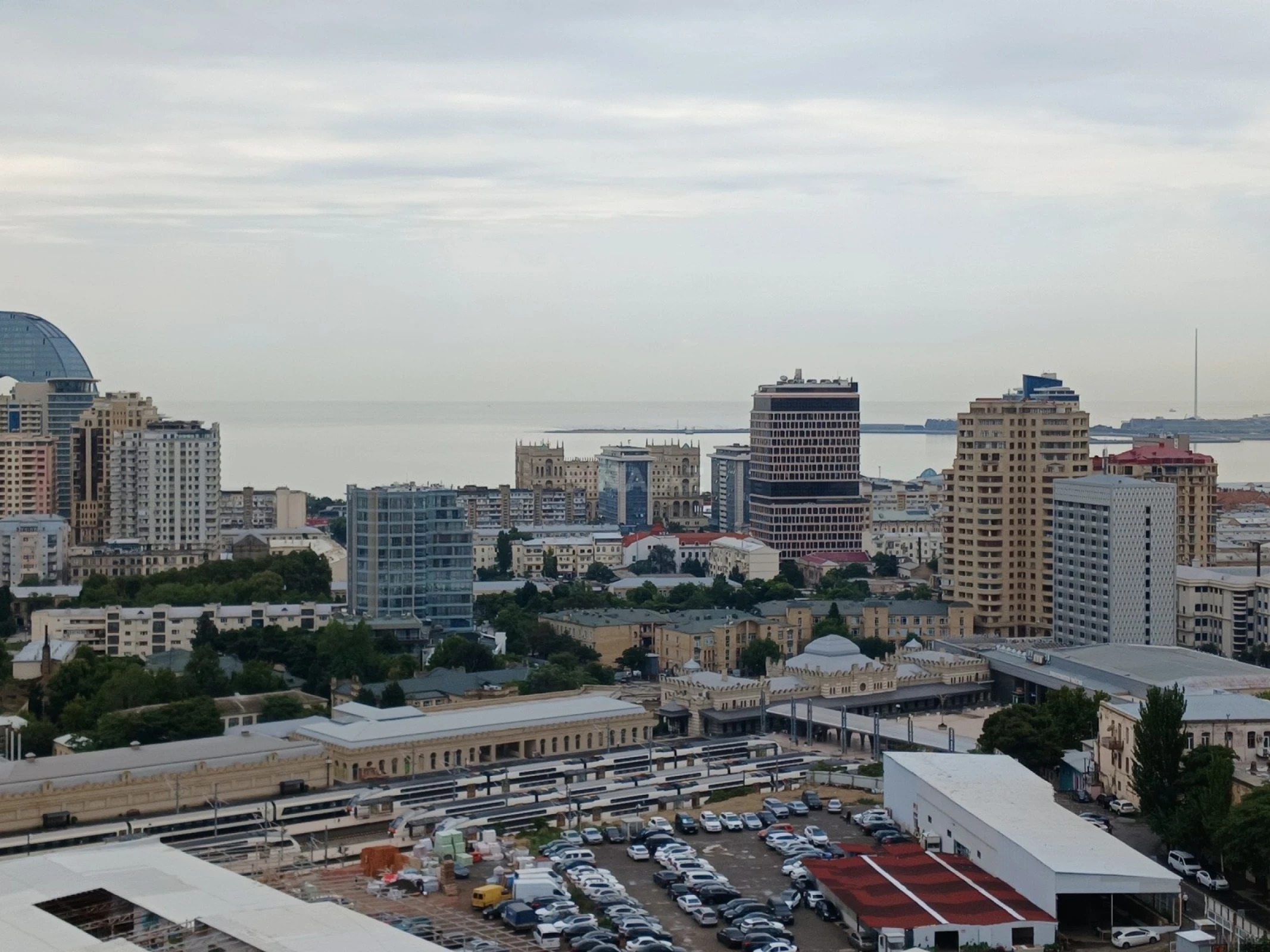 Satılır 4 otaqlı mənzil 186.5 m²