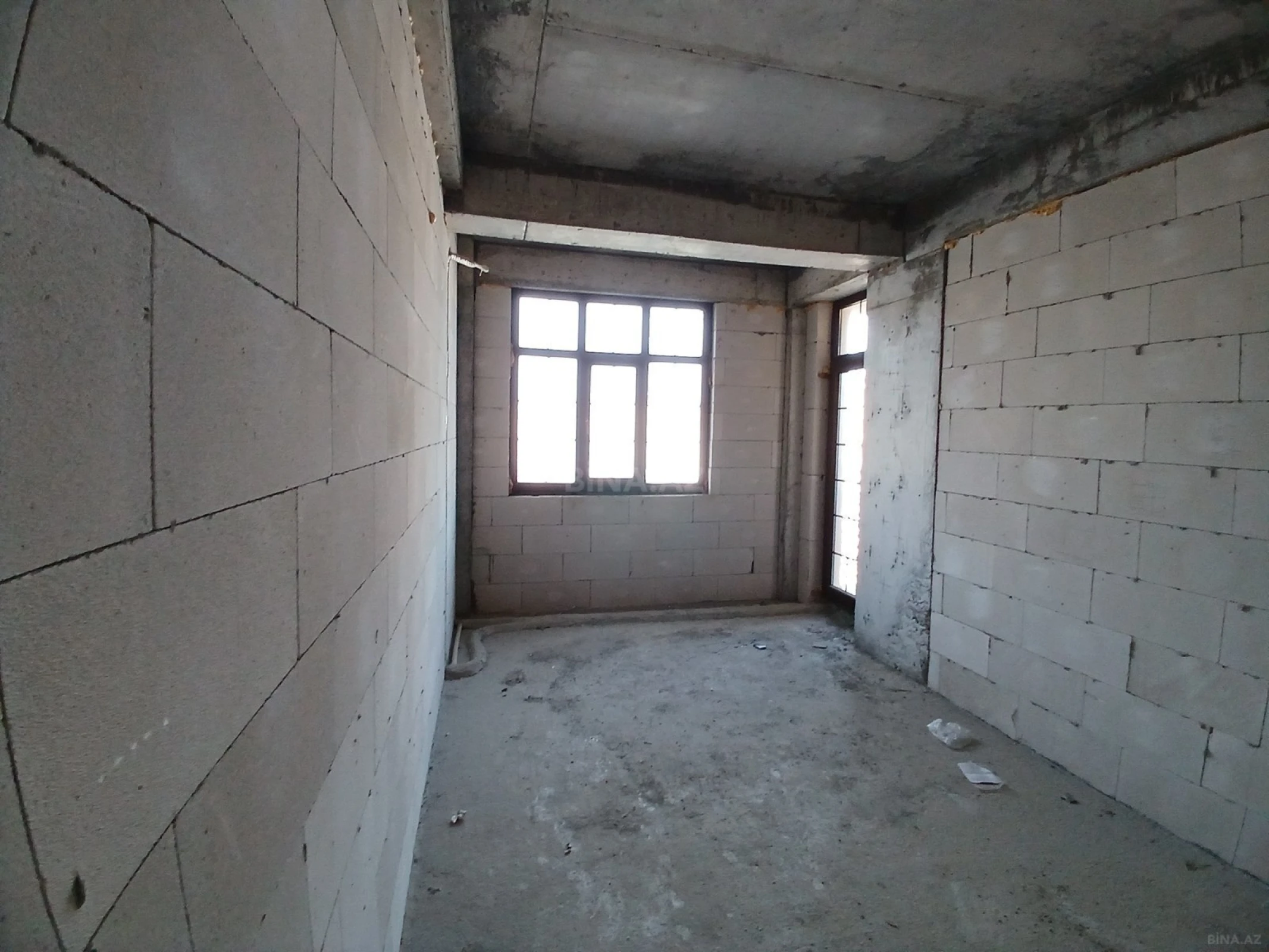 Satılır 4 otaqlı mənzil 186.5 m²