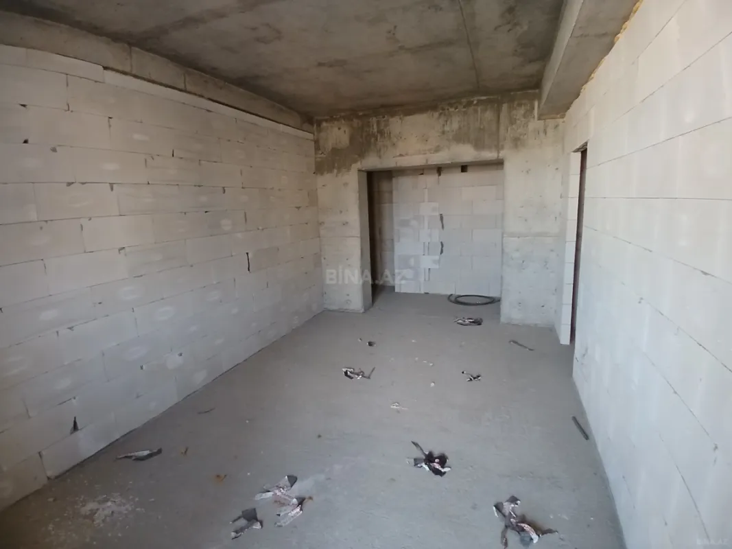 Satılır 4 otaqlı mənzil 186.5 m²