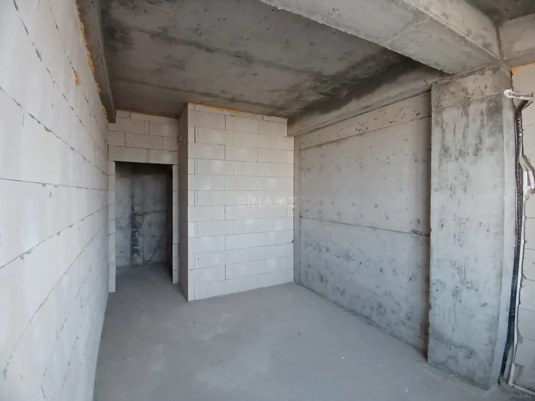 Satılır 4 otaqlı mənzil 186.5 m²