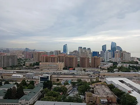 Satılır 4 otaqlı mənzil 186.5 m²