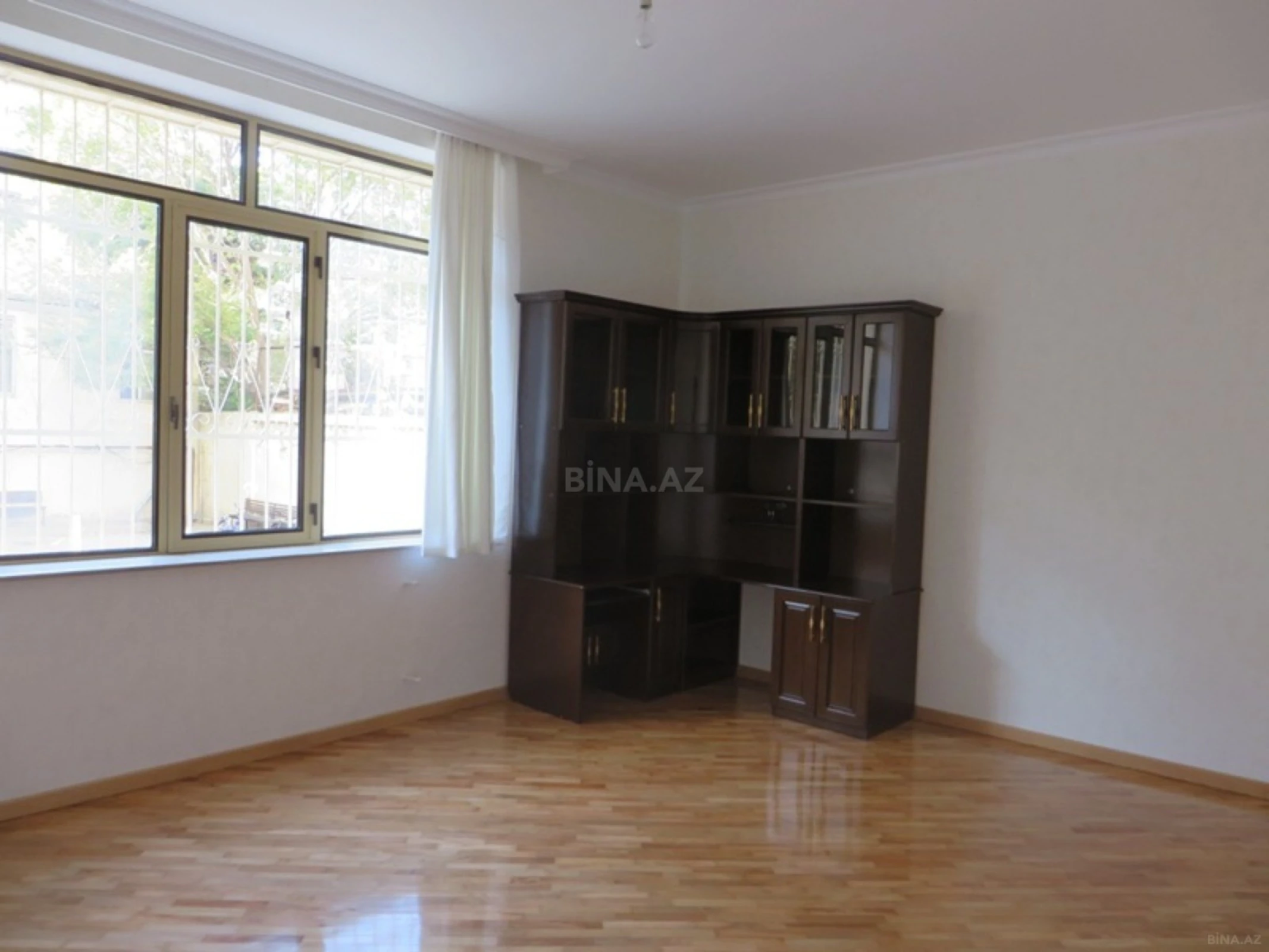 Kirayə verilir 4 otaqlı ofis 156 m²