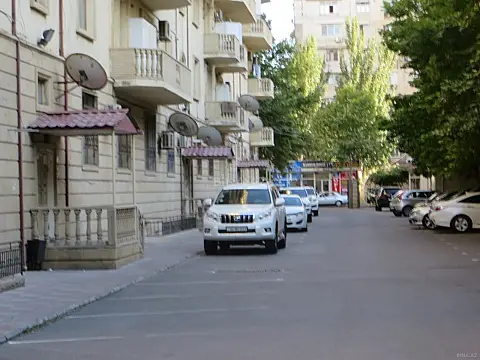 Kirayə verilir 4 otaqlı ofis 156 m² — Bakı, 8-ci mikrorayon 4 otaq 156.00 m²