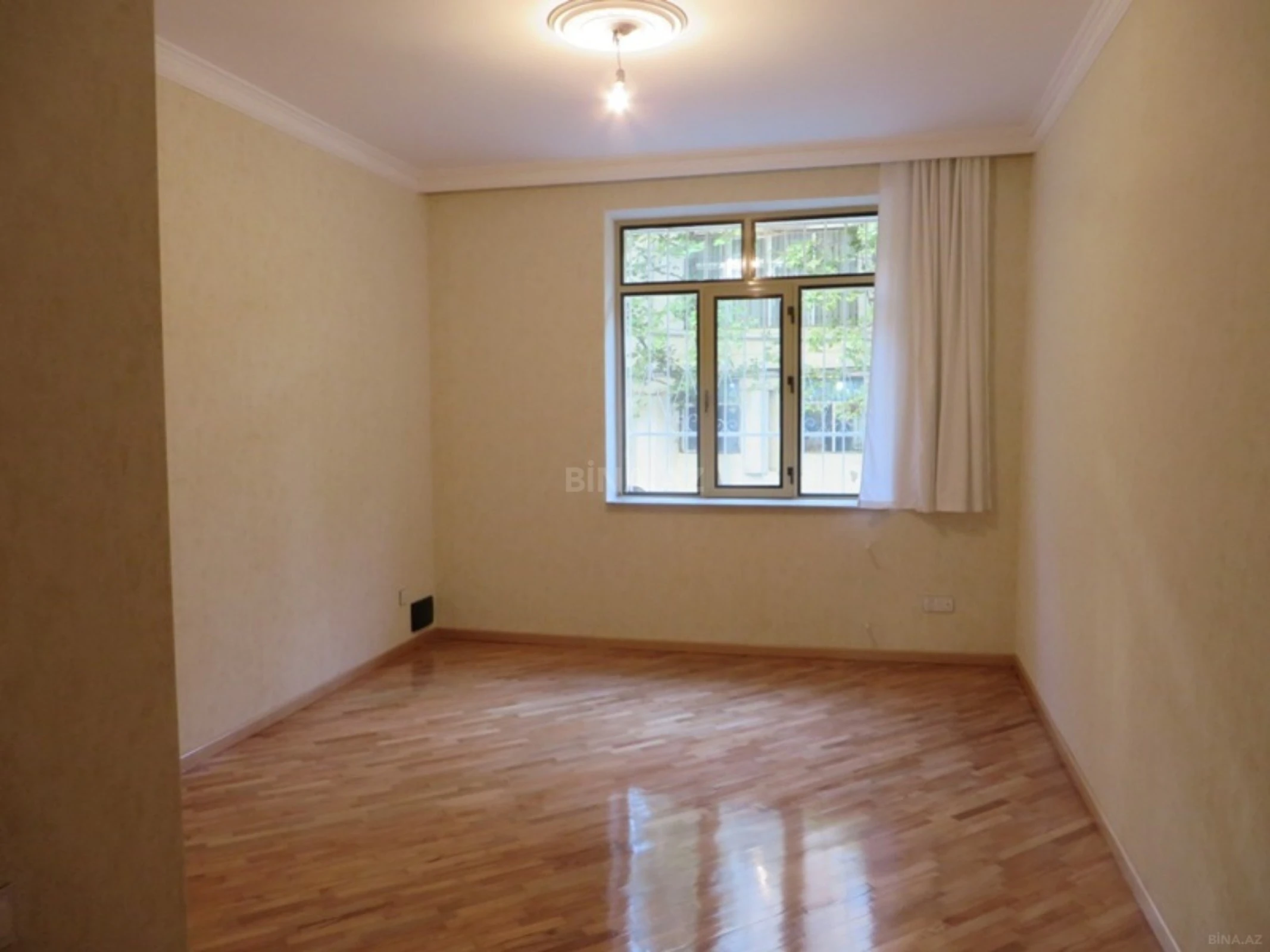 Kirayə verilir 4 otaqlı ofis 156 m²