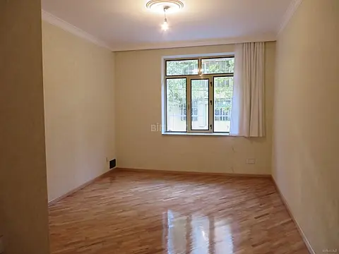 Kirayə verilir 4 otaqlı ofis 156 m²
