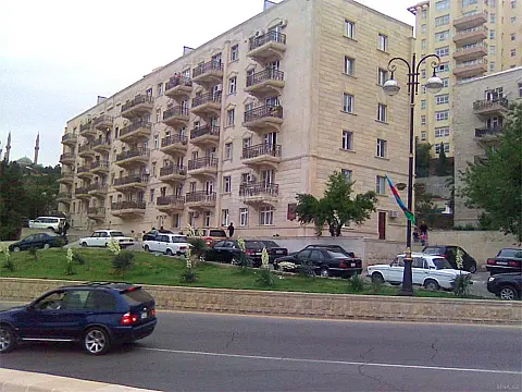 Kirayə verilir 3 otaqlı mənzil 75 m² — Bakı 3 otaq 75.00 m²