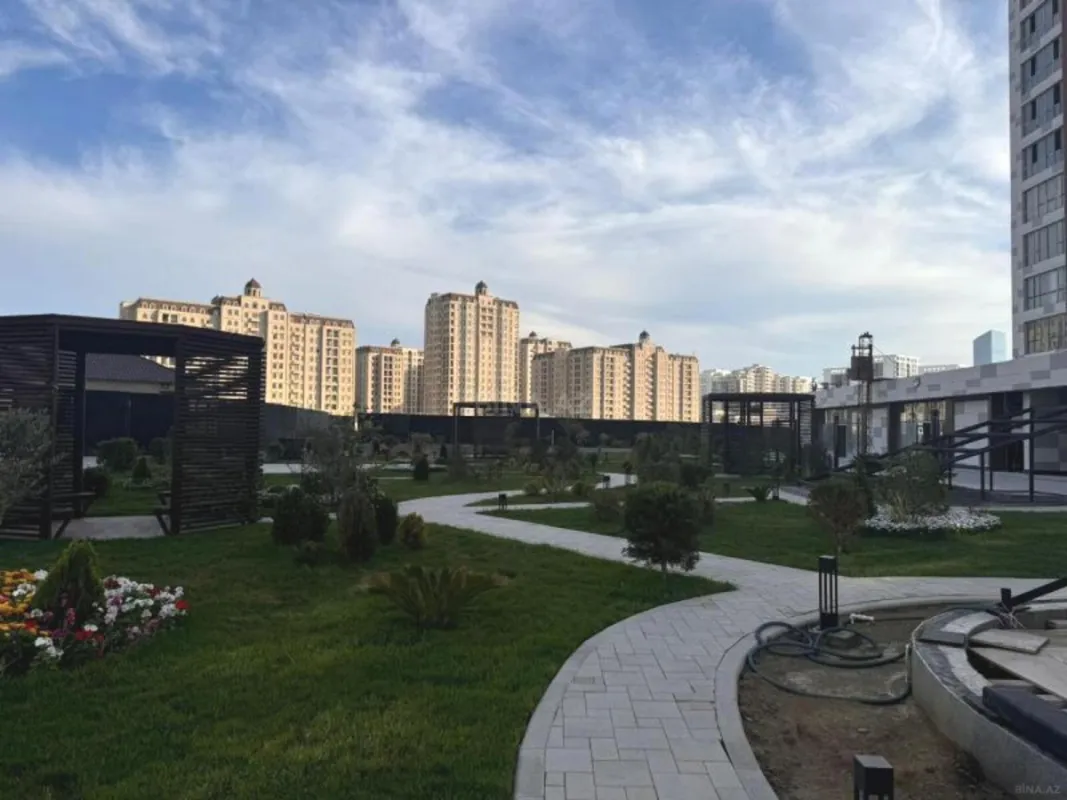 Satılır 2 otaqlı mənzil 118 m²