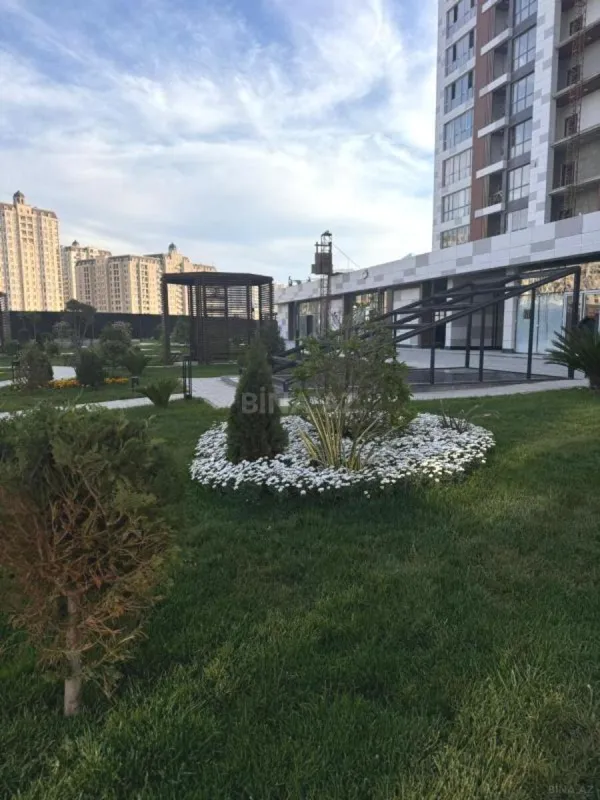 Satılır 2 otaqlı mənzil 118 m²