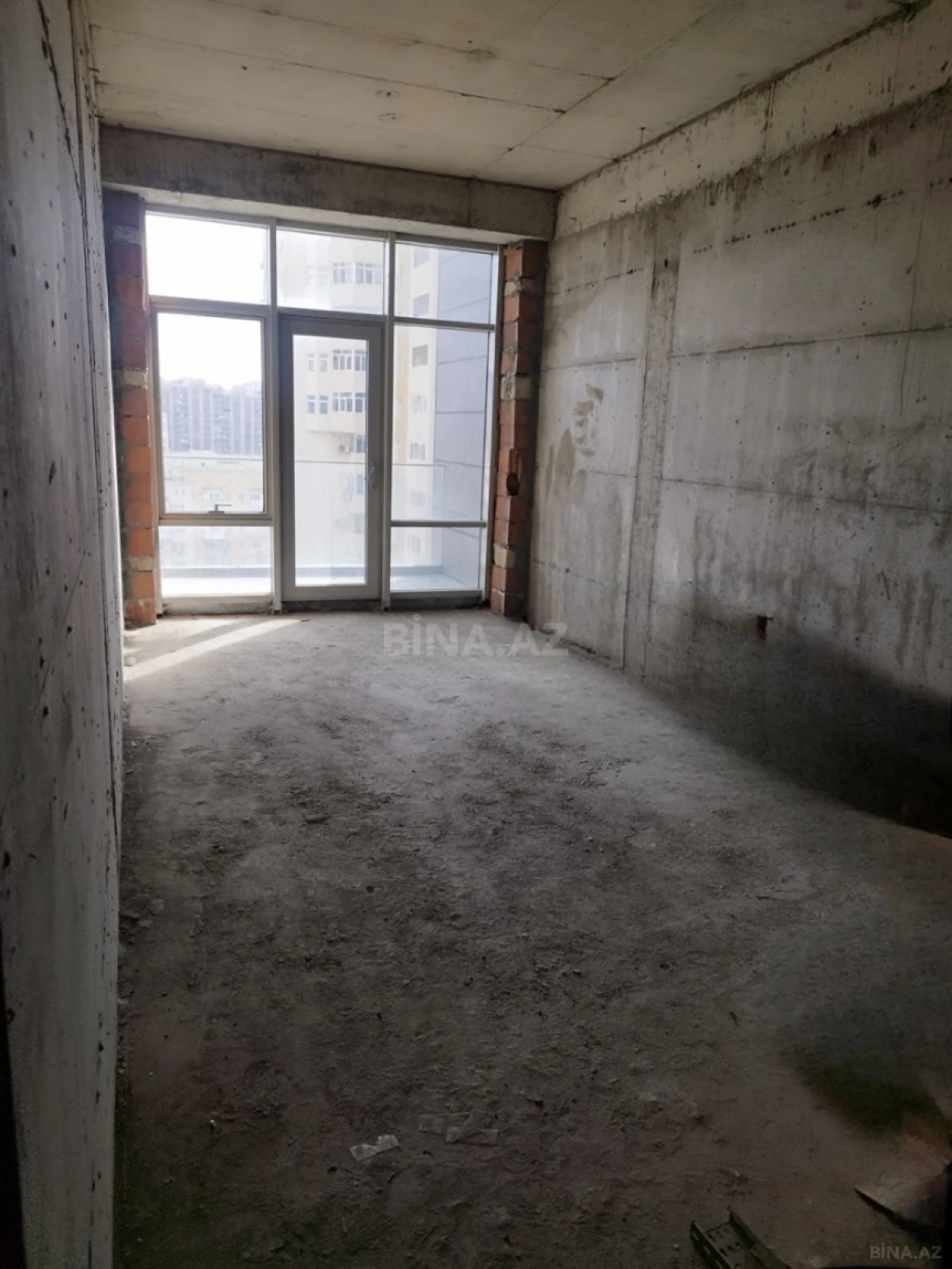 Satılır 2 otaqlı mənzil 94 m²