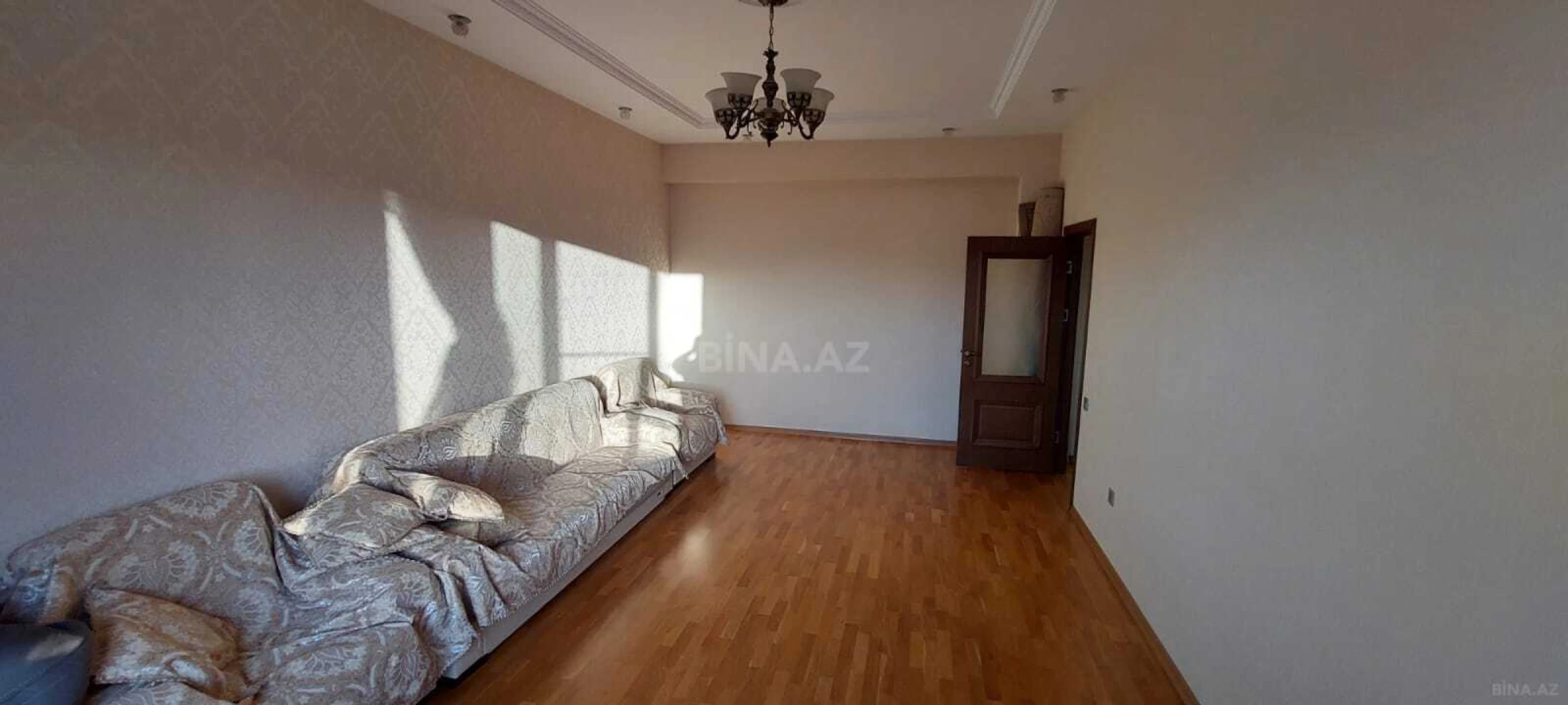 Kirayə verilir 2 otaqlı mənzil 80 m²