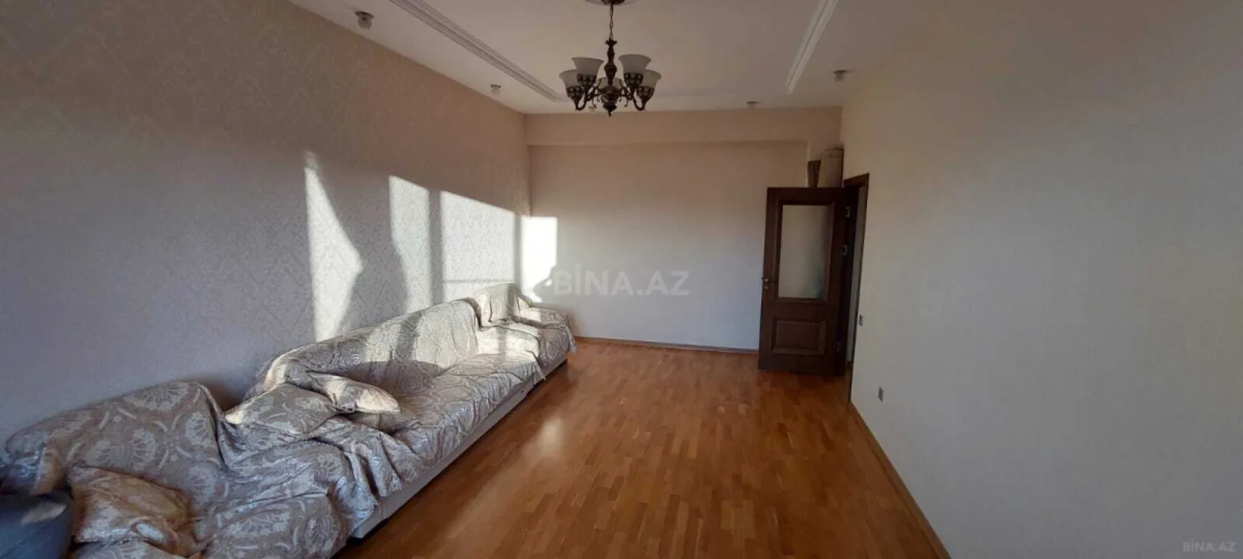 Kirayə verilir 2 otaqlı mənzil 80 m²