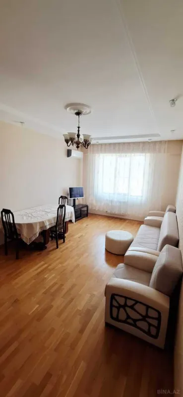 Kirayə verilir 2 otaqlı mənzil 80 m²