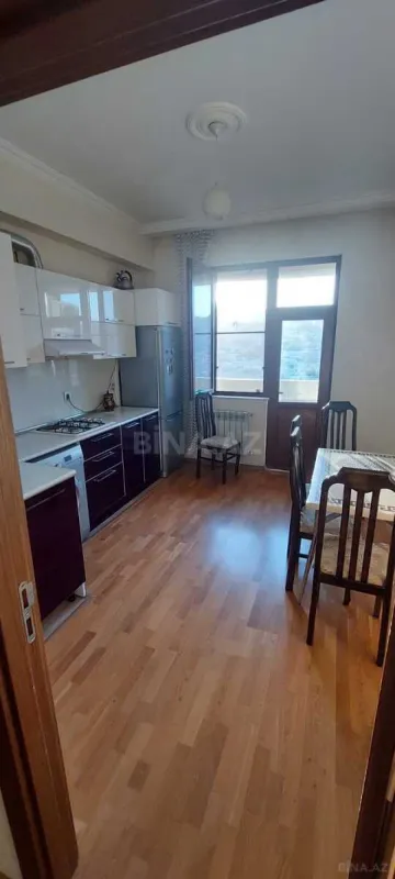 Kirayə verilir 2 otaqlı mənzil 80 m²