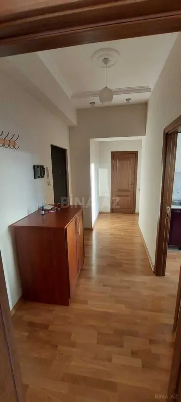 Kirayə verilir 2 otaqlı mənzil 80 m²