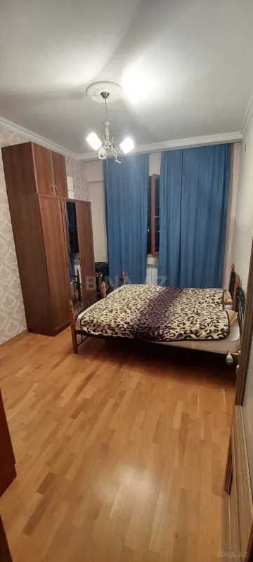 Kirayə verilir 2 otaqlı mənzil 80 m²