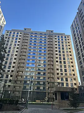 Satılır 3 otaqlı mənzil 127 m²