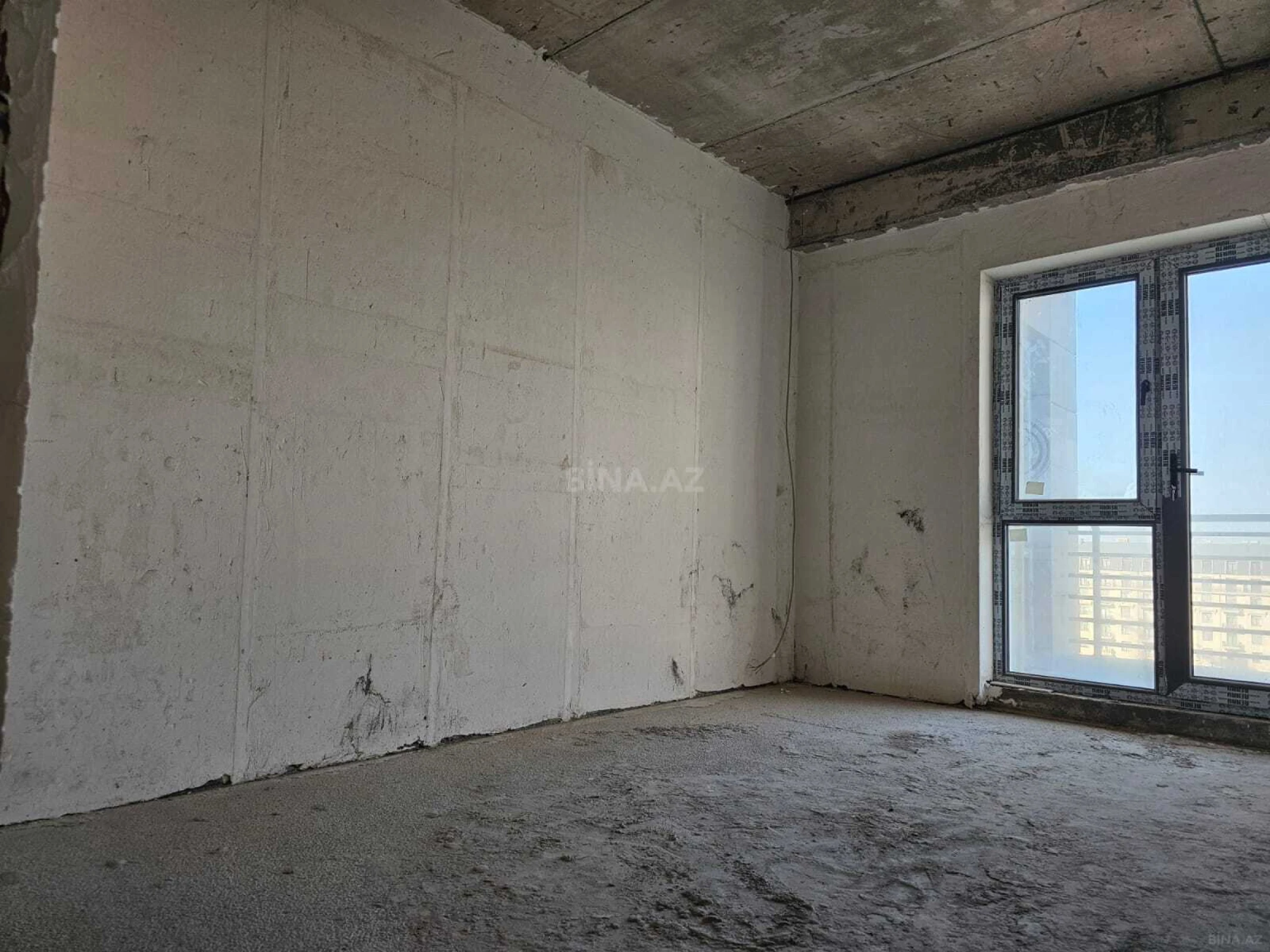 Satılır 3 otaqlı mənzil 127 m²