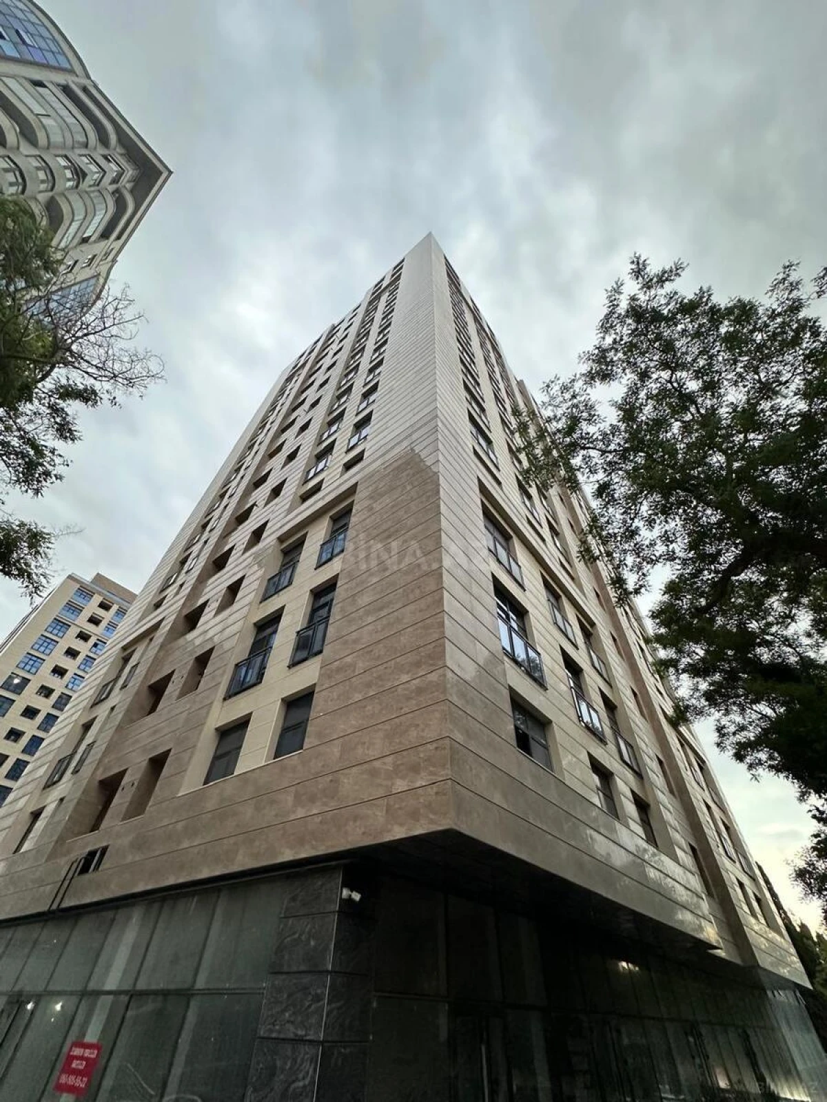 Satılır 3 otaqlı mənzil 127 m²