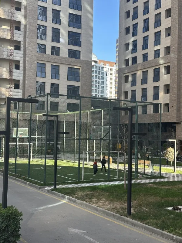 Satılır 3 otaqlı mənzil 127 m²