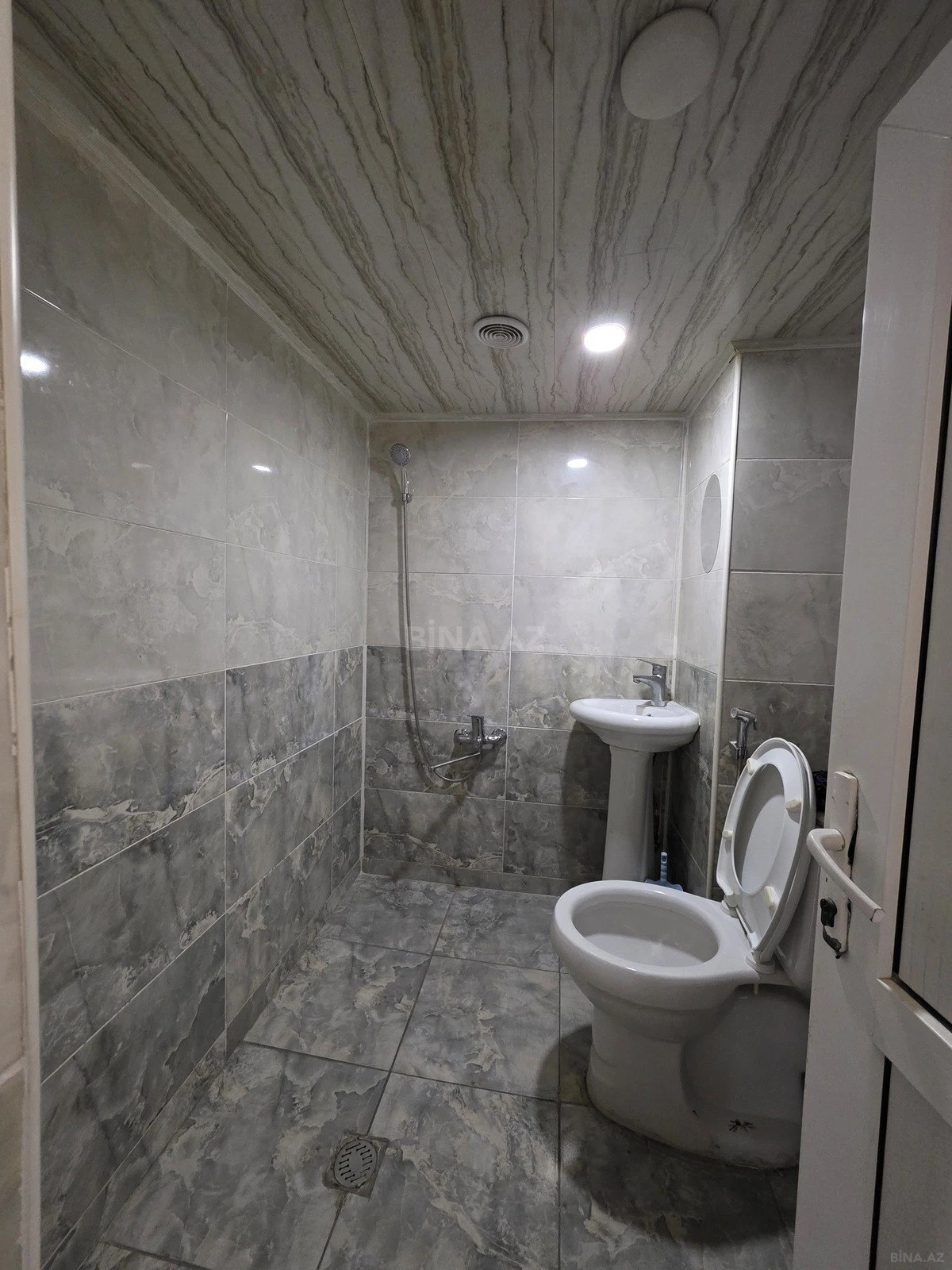 Kirayə verilir obyekt 70 m²