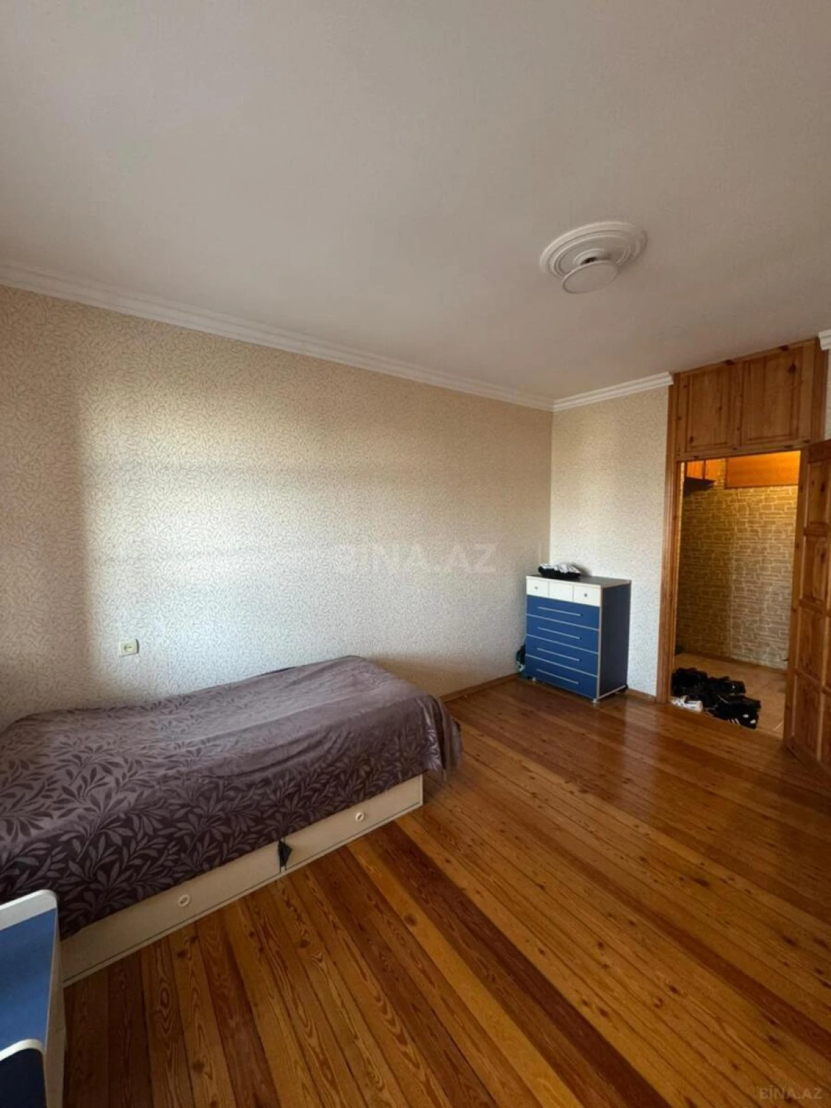 Satılır 5 otaqlı mənzil 120 m²