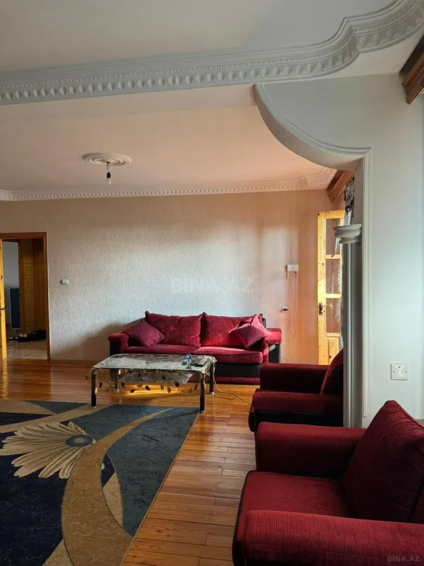 Satılır 5 otaqlı mənzil 120 m²